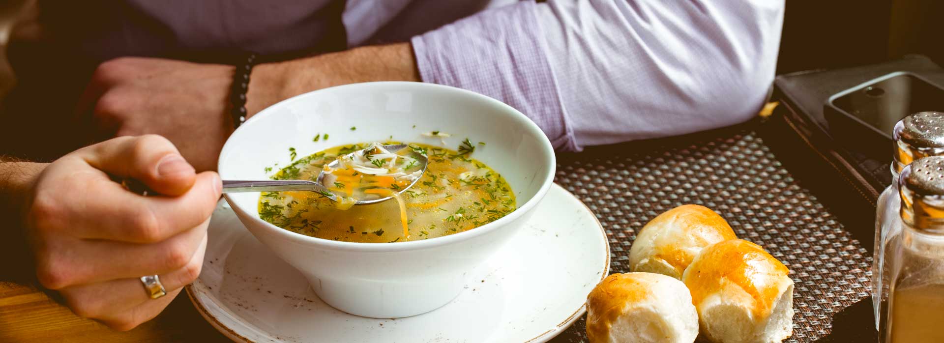 sopa con pollo