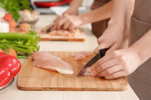 Errores comunes al cocinar pollo (y cómo solucionarlos)