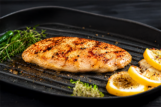 ¿Cómo saber si el pollo está bien cocido sin termómetro? 