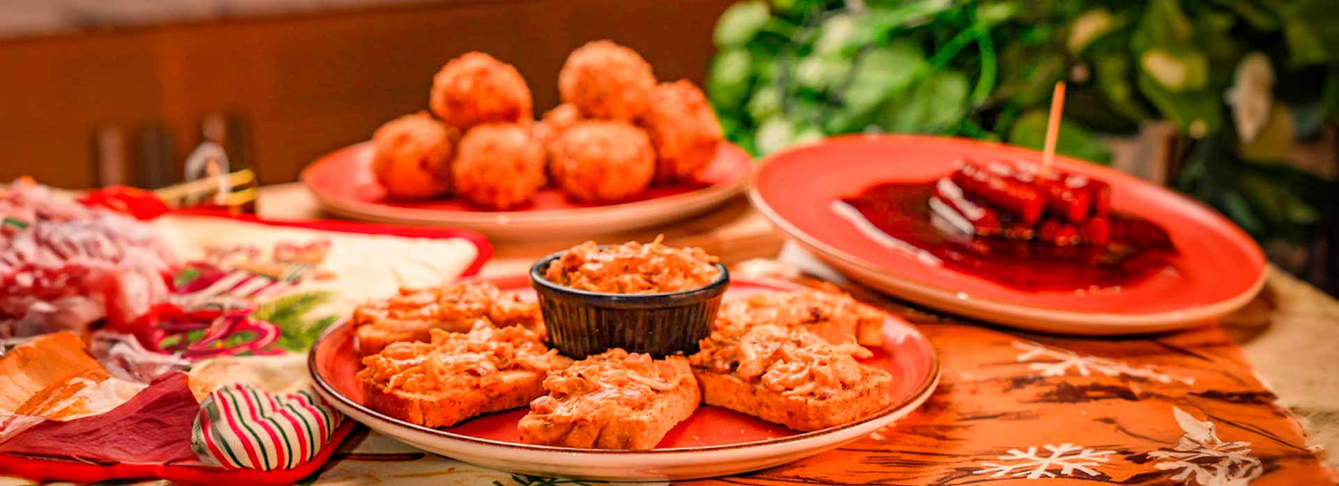 Novenas navideñas: buñuelos, dip y salchichas de pollo