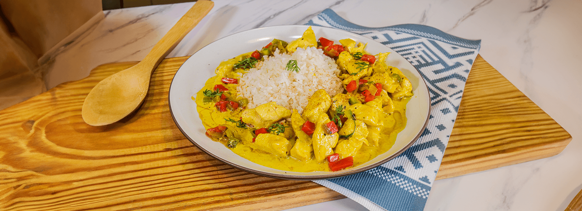 Pollo al curry con arroz 