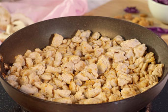 Untar filetes de pollo molido