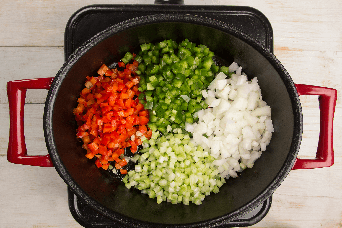 Sofreír los ingredientes de pollo